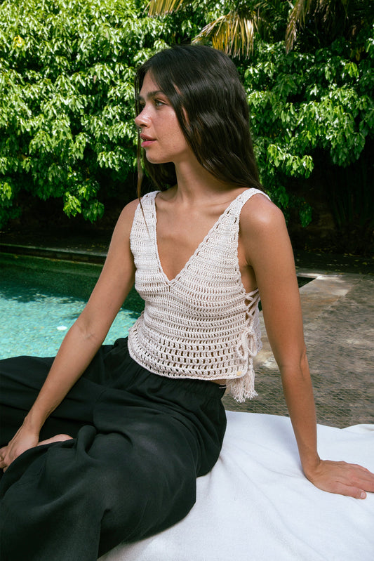 V-Neck Hand-Knitted Cream Crop