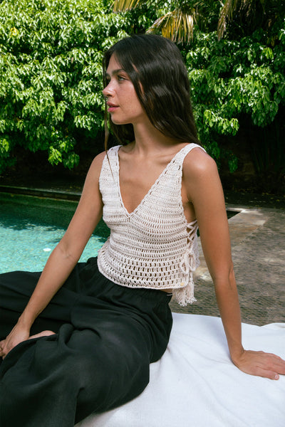 V-Neck Hand-Knitted Cream Crop