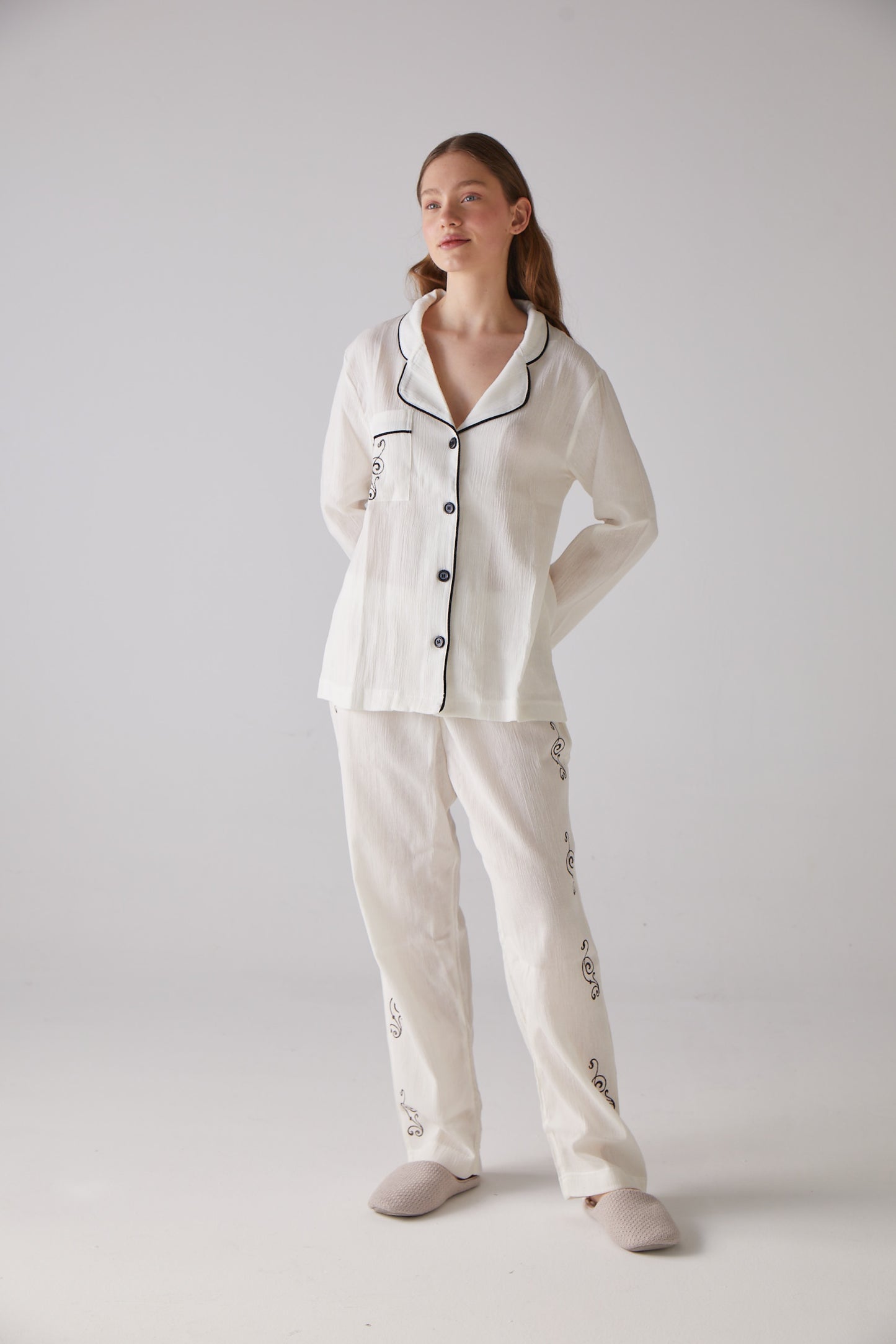 Clef Pattern White Long Pajama Set