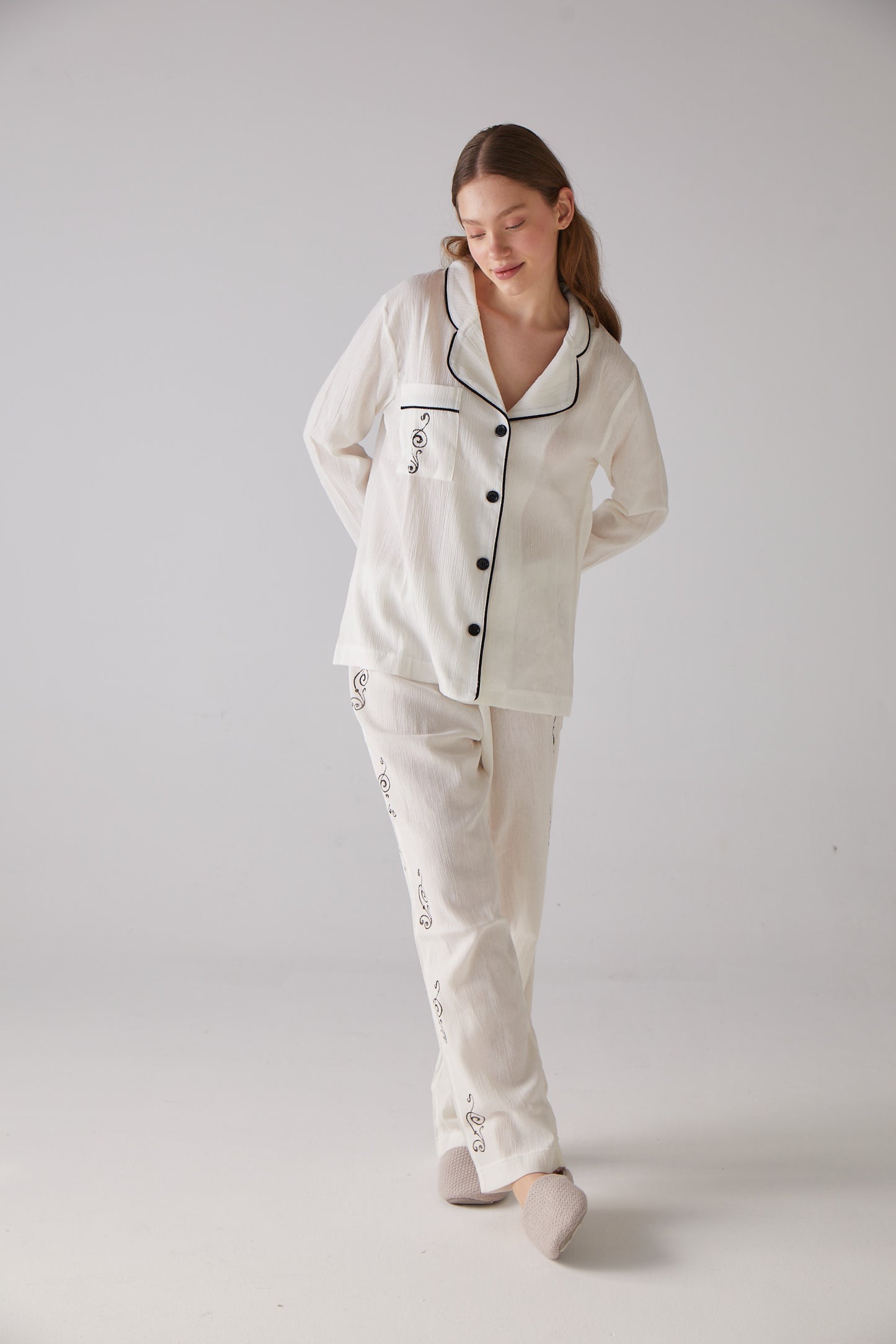 Clef Pattern White Long Pajama Set