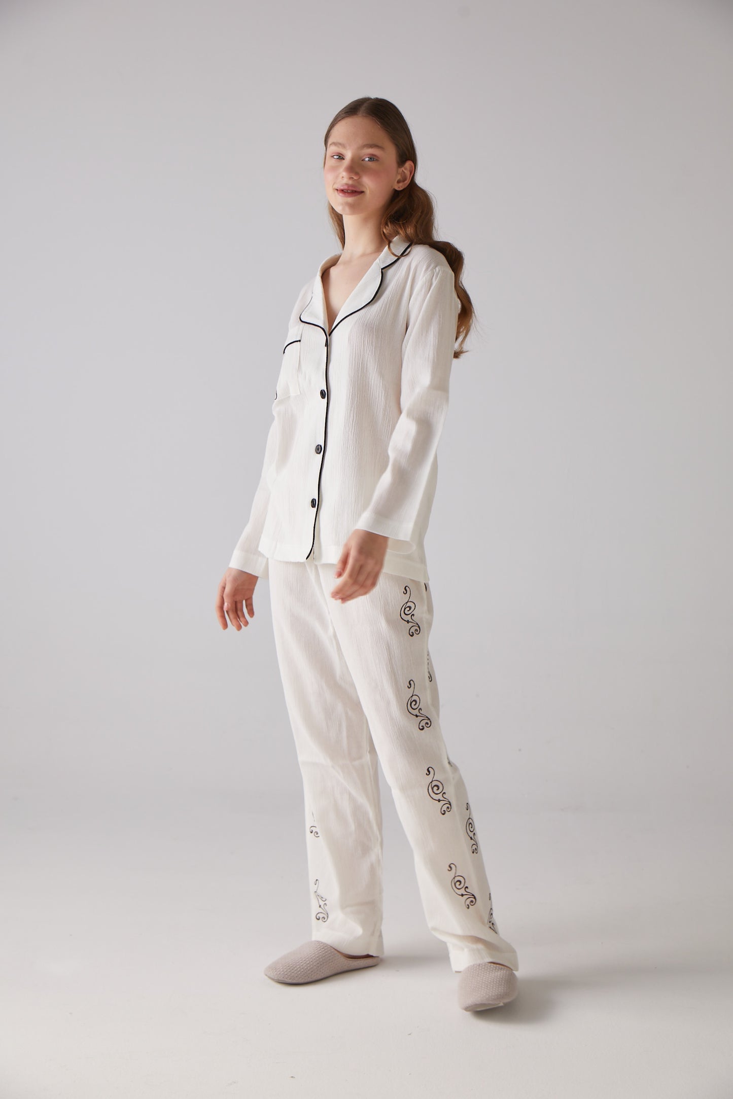 Clef Pattern White Long Pajama Set