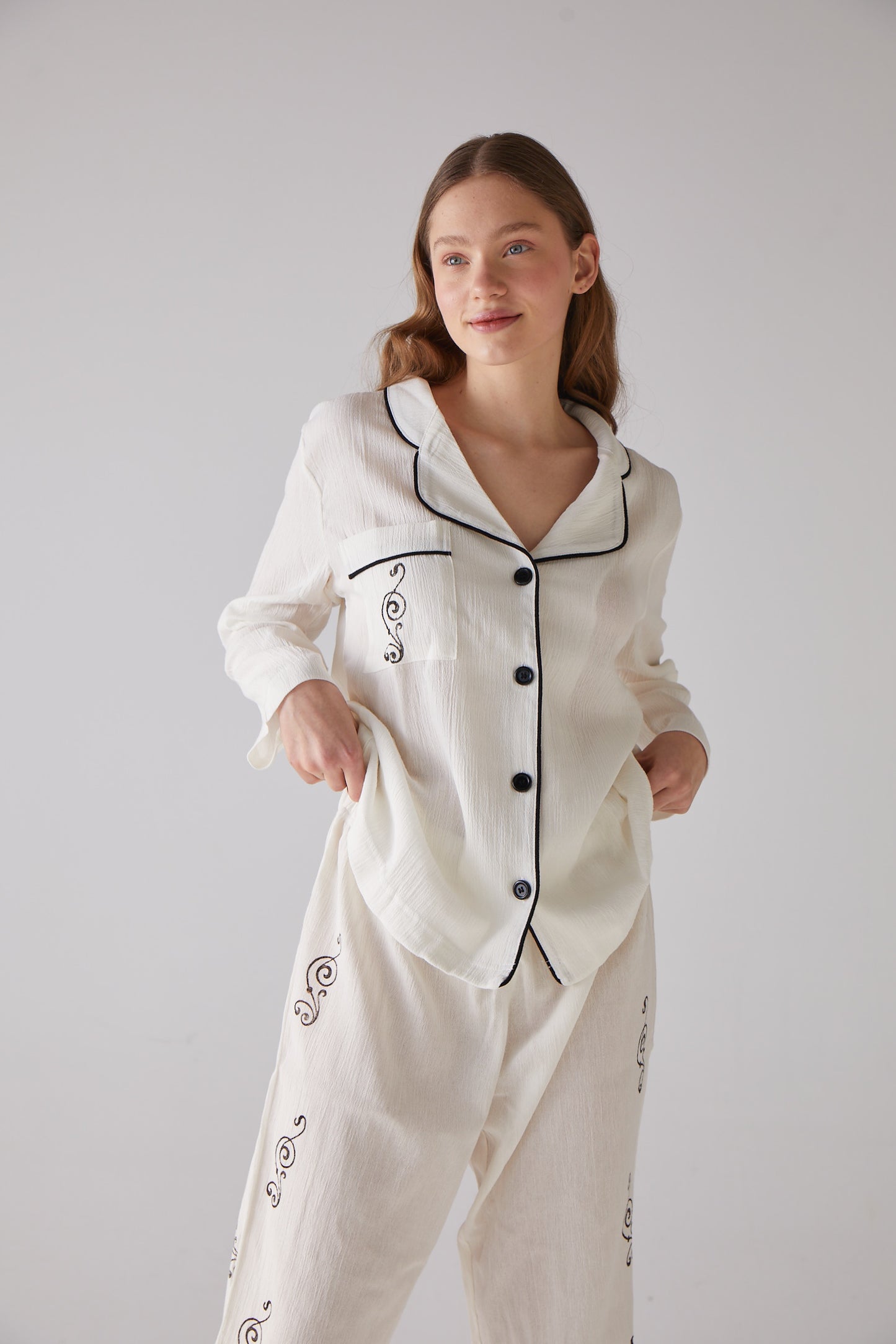 Clef Pattern White Long Pajama Set